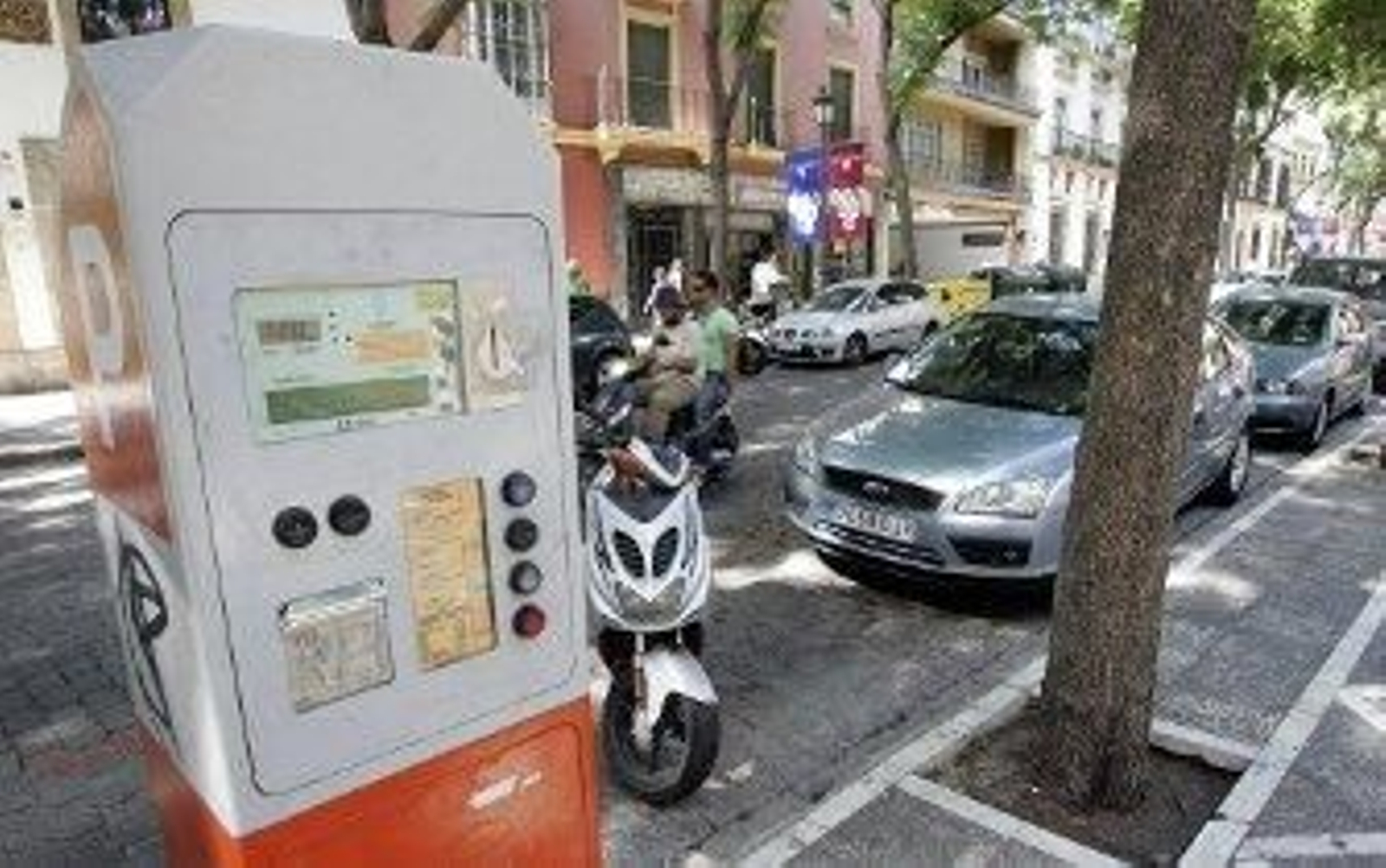 La ampliación de la zona azul pone de acuerdo a vecinos y comerciantes