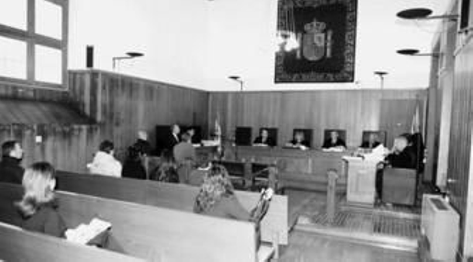 El juicio por la filtración en las oposiciones a bombero de 2003 se celebra en la Audiencia granadina.