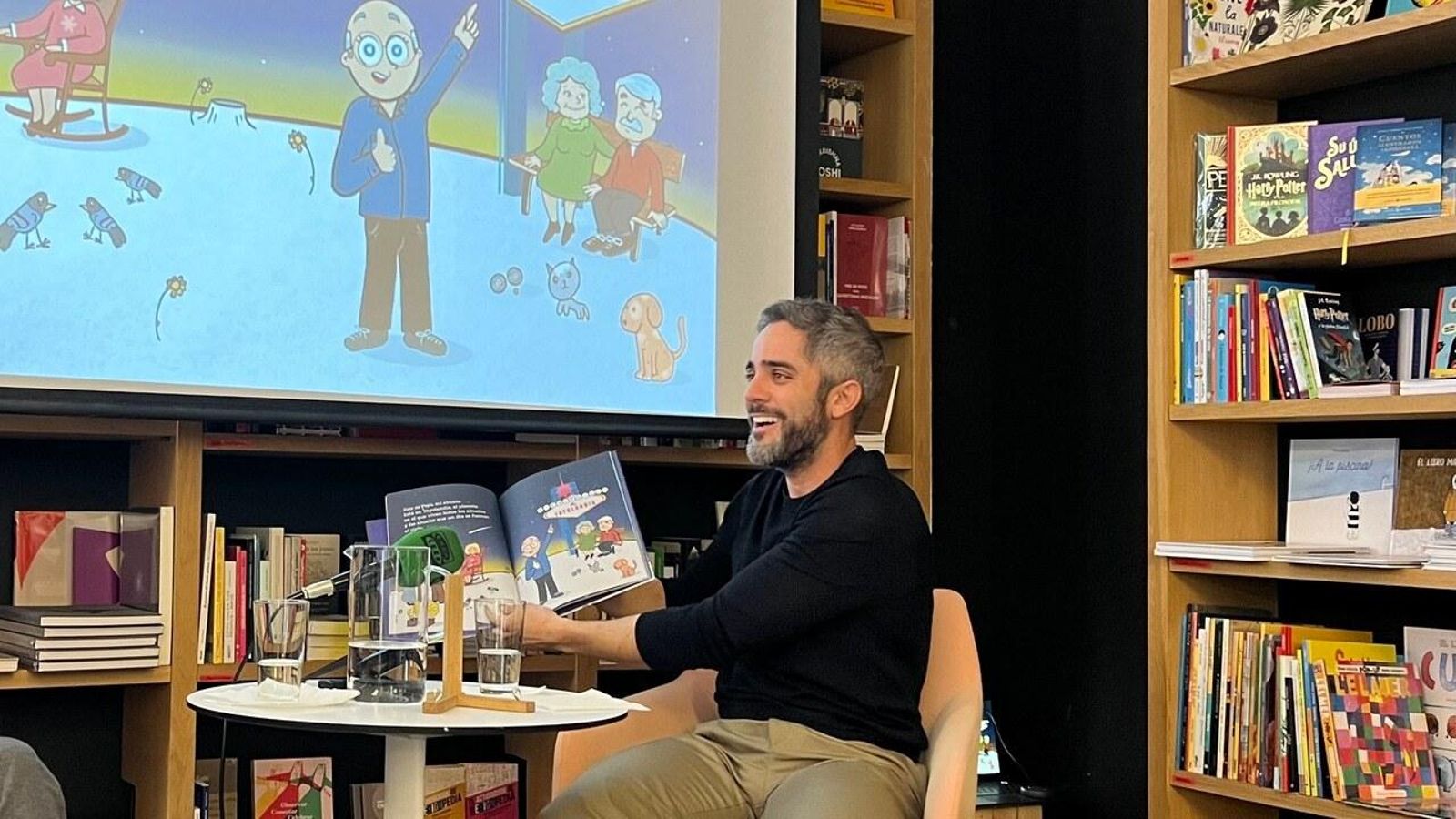 Roberto Leal en la presentación del libro en Madrid