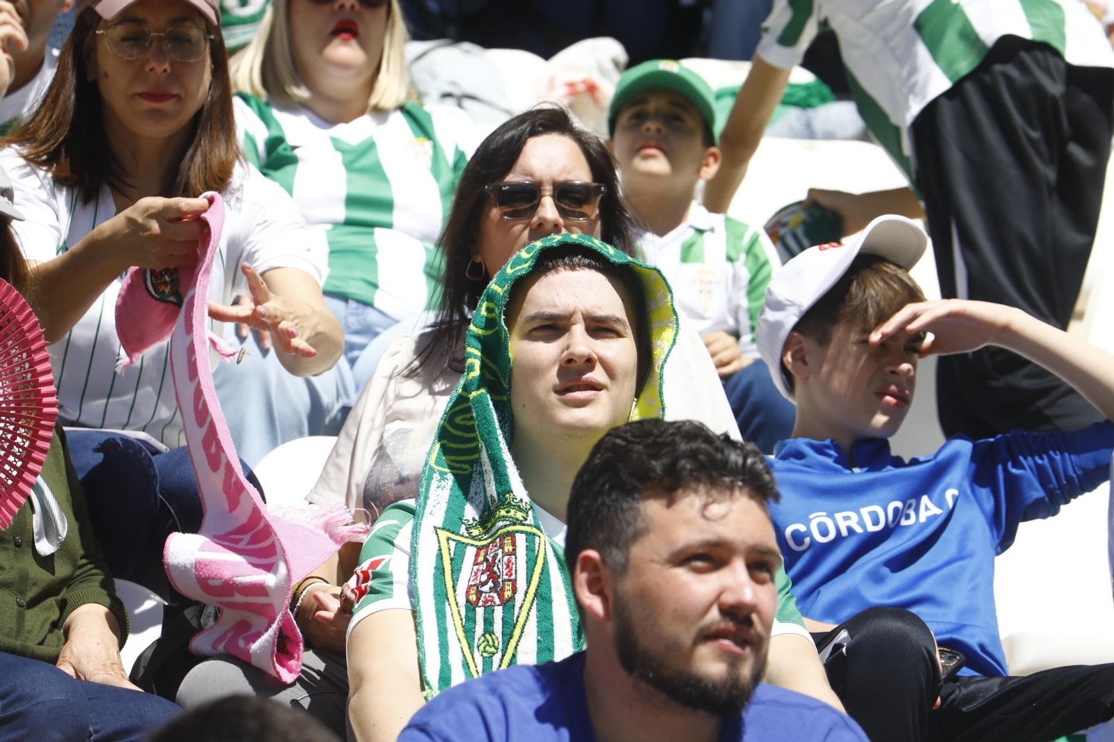 Las fotos del ambiente en El Arcángel para el Córdoba CF - Elche