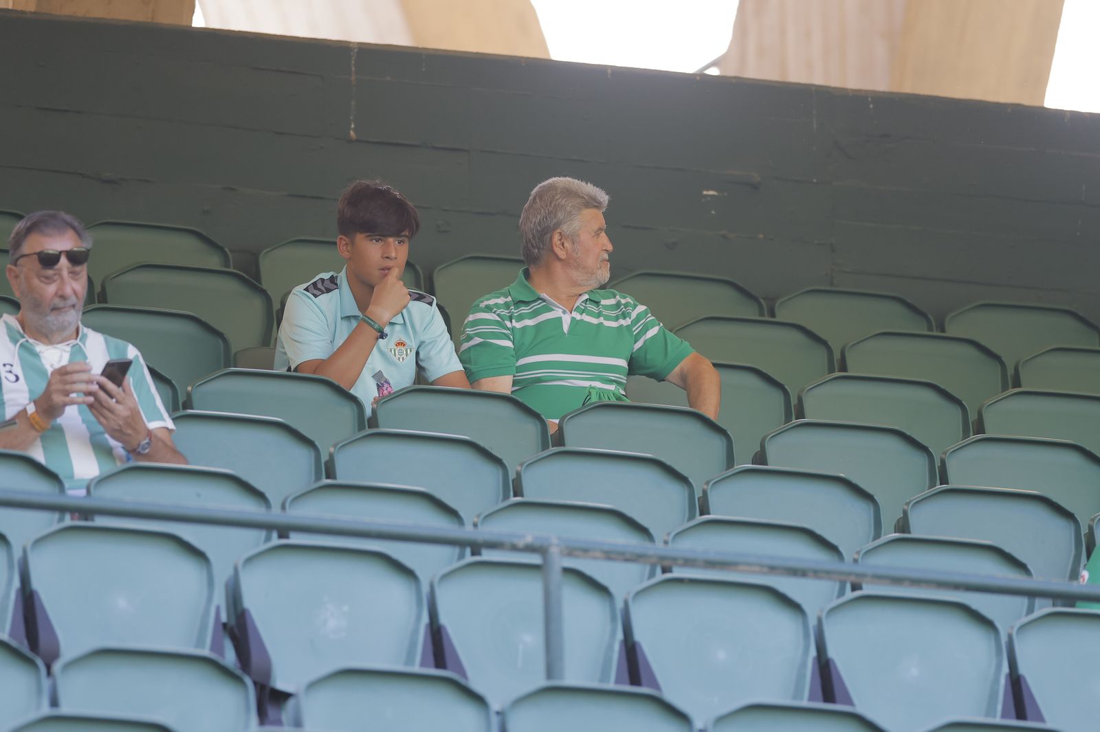 Búscate en la fotos del Betis-Sparta