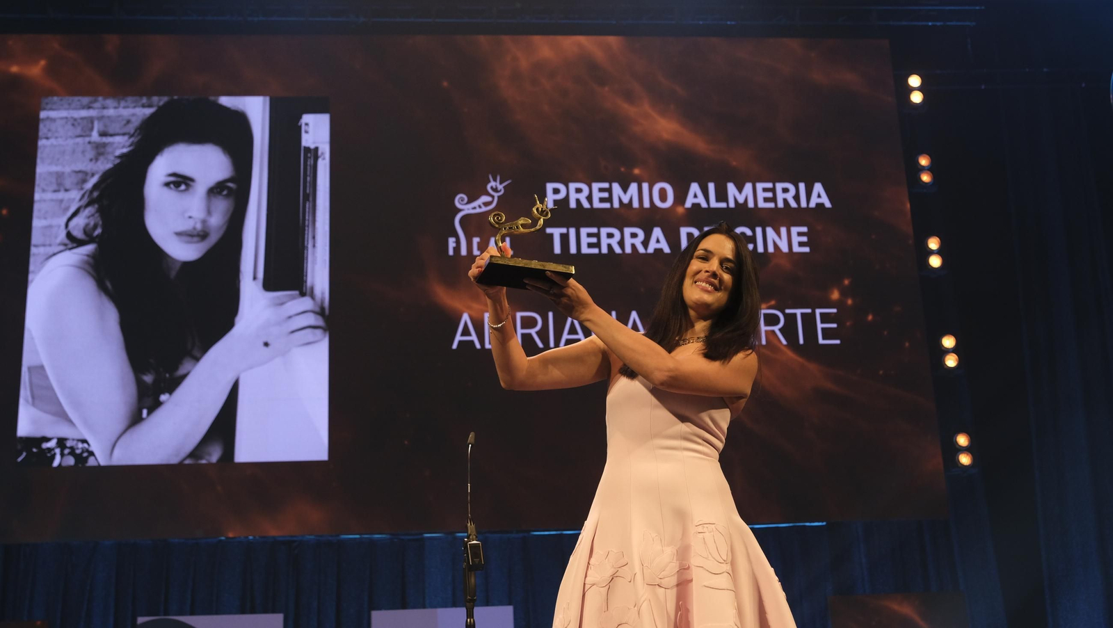 Adriana Ugarte, 'Premio Almería Tierra de Cine', en la gala inaugural de FICAL 2025, en imágenes