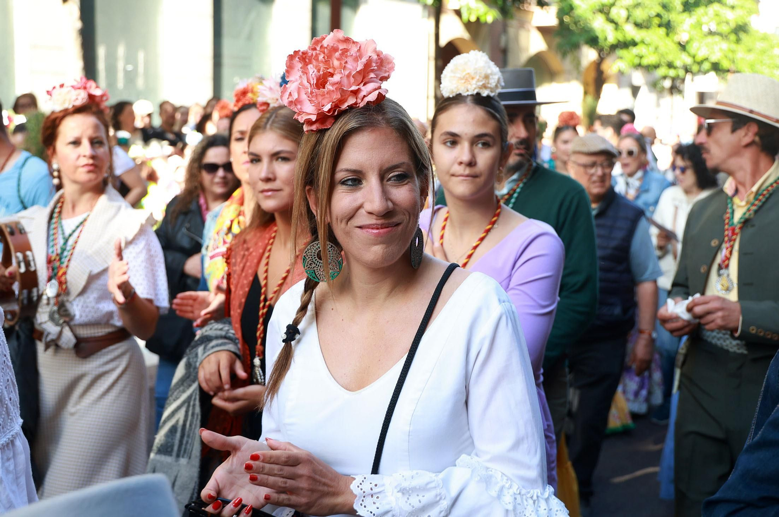 Las mejores imágenes de los peregrinos en la salida de Emigrantes