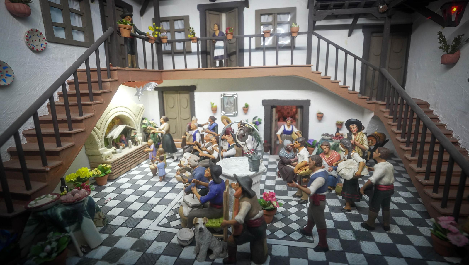 Imágenes de la exposición '50 Navidades montando el Belén' en Jerez