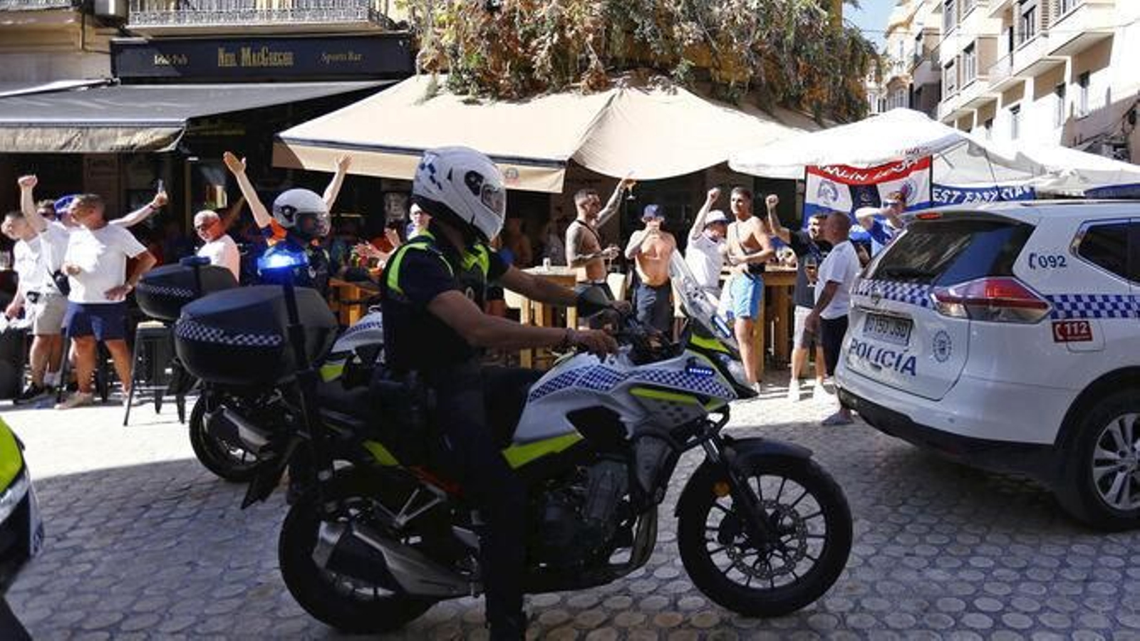 Policía Local patrulla por el Centro de Málaga