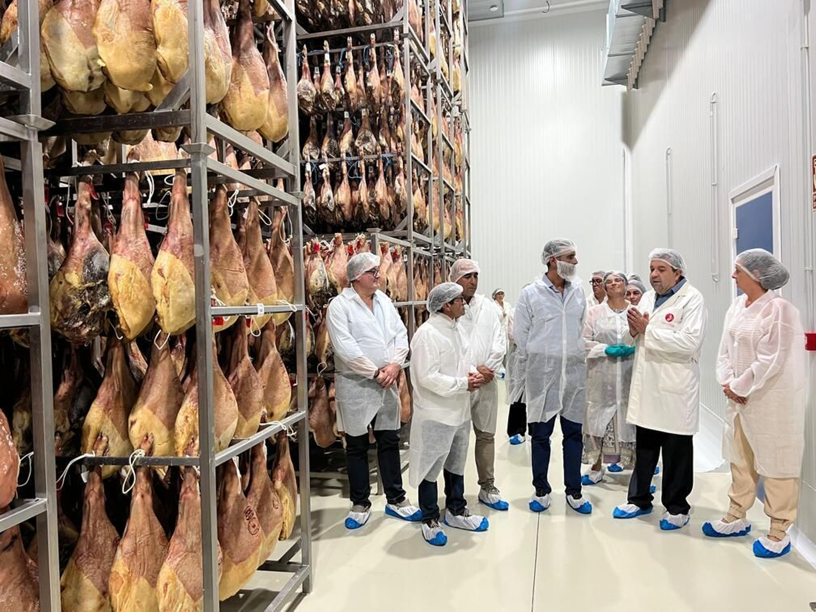 Visita al secadero de jamones en Serón.