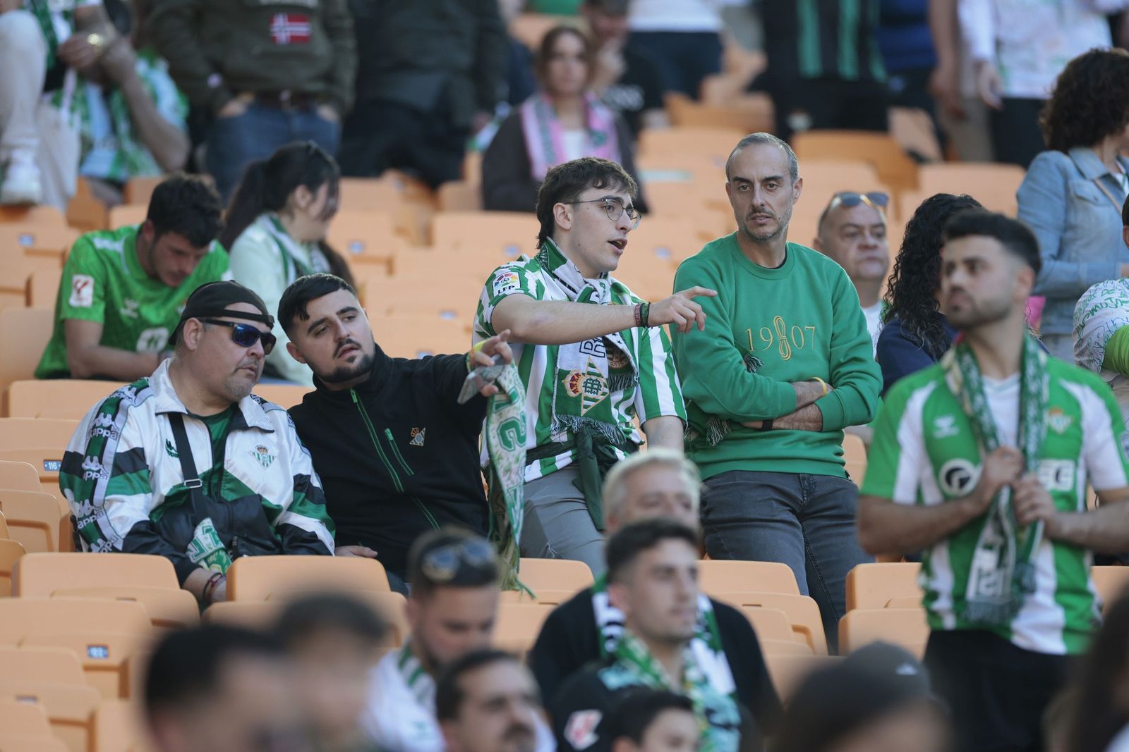 Búscate en las fotos del Betis - Rayo