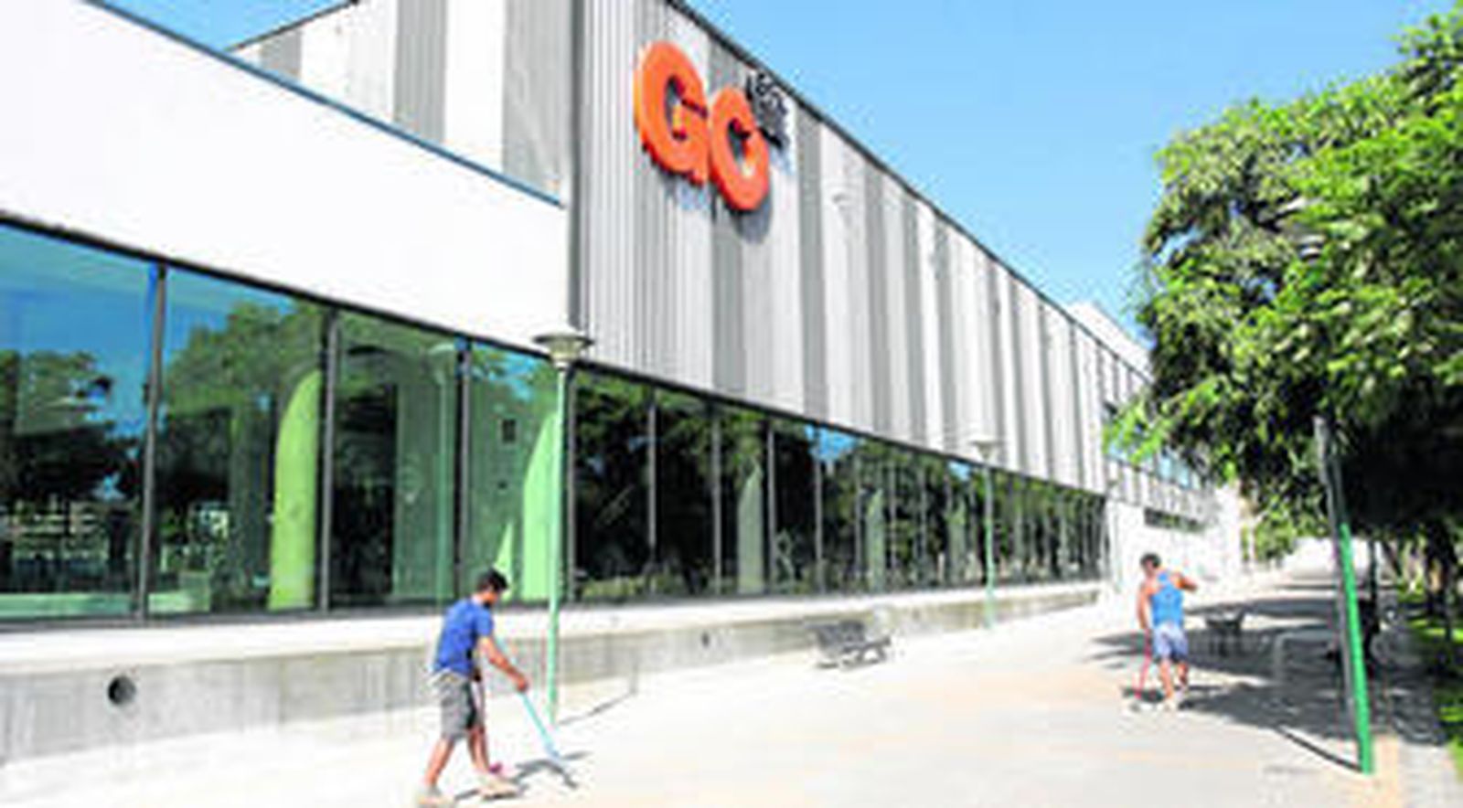 El centro deportivo GOfit en Huelin: detrás quedan los restos del parque.