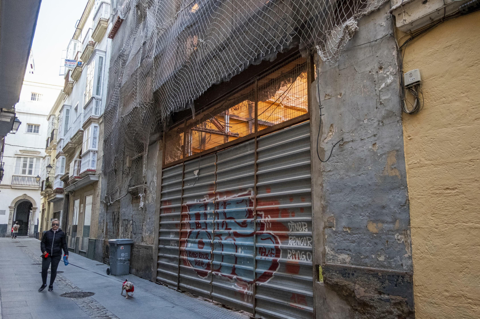 La fachada de la antigua finca de Santiago 11