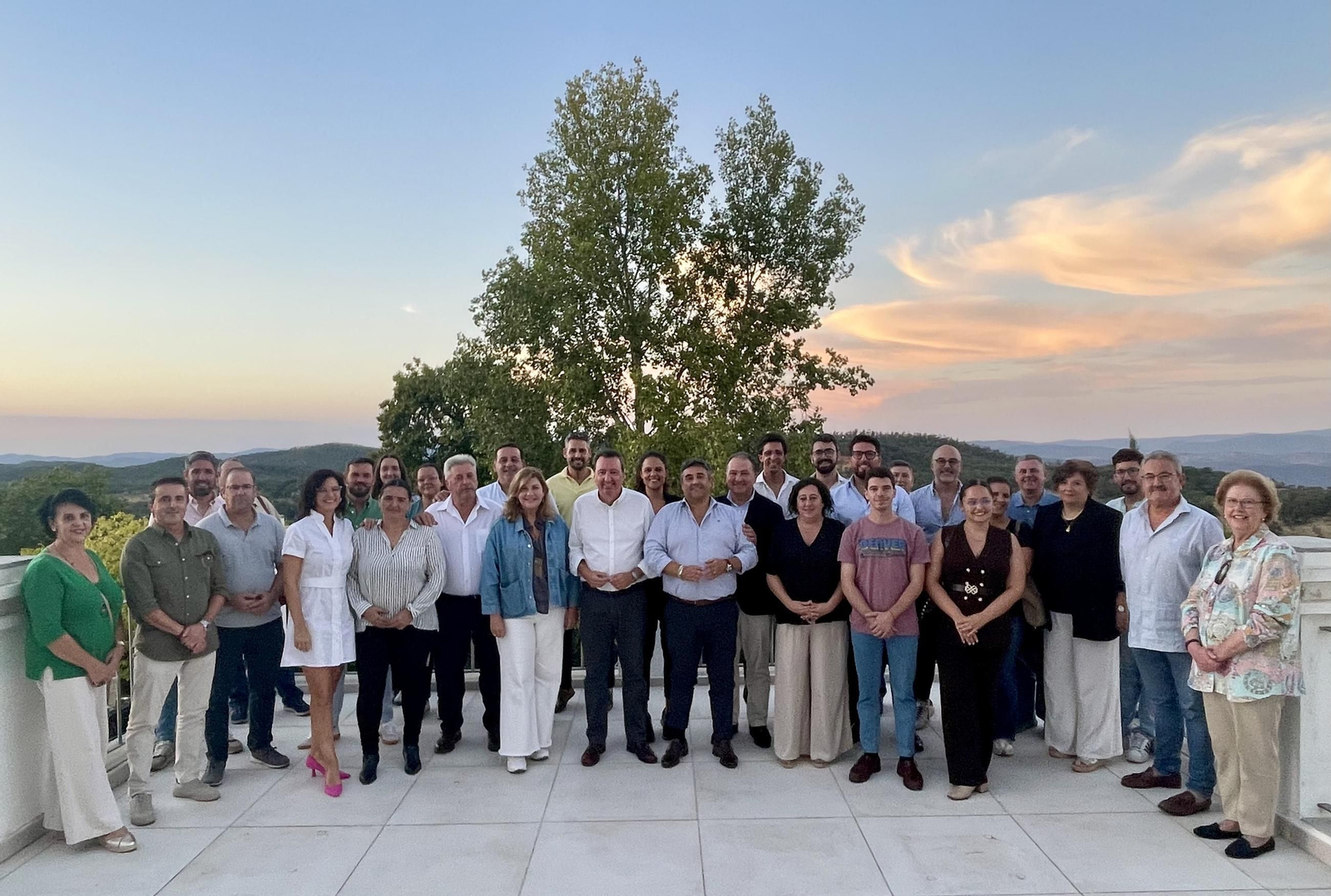 Reunión comarcal en la Sierra de los populares.