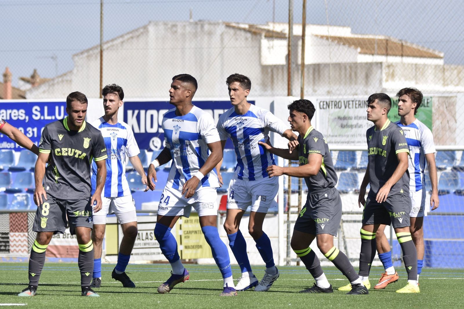 El Bollullos recibe al Coria en el Eloy Ávila Cano.