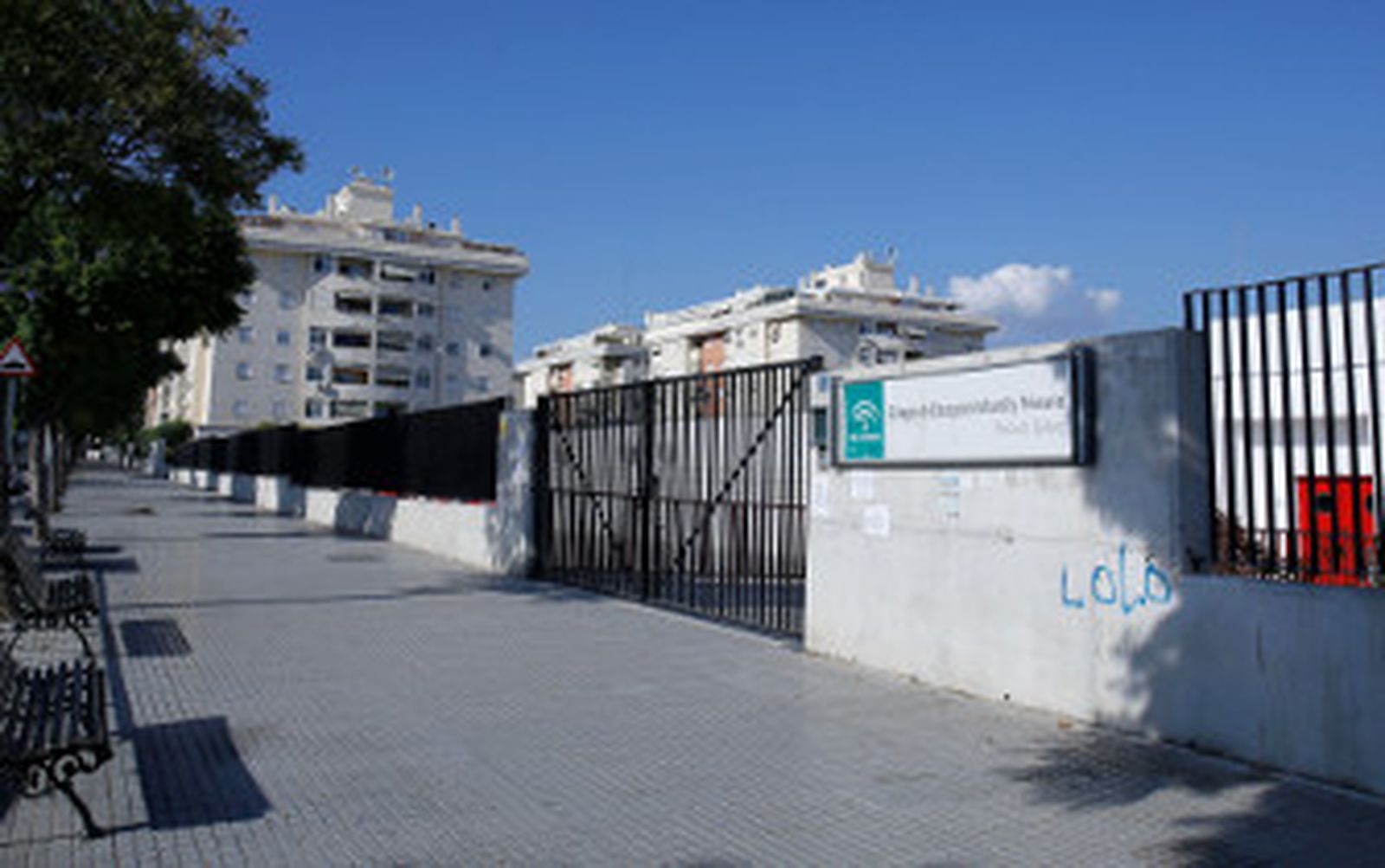 Salud descarta que el brote infeccioso que afectó a 70 alumnos del Rosa de Gálvez se deba a la comida o el agua