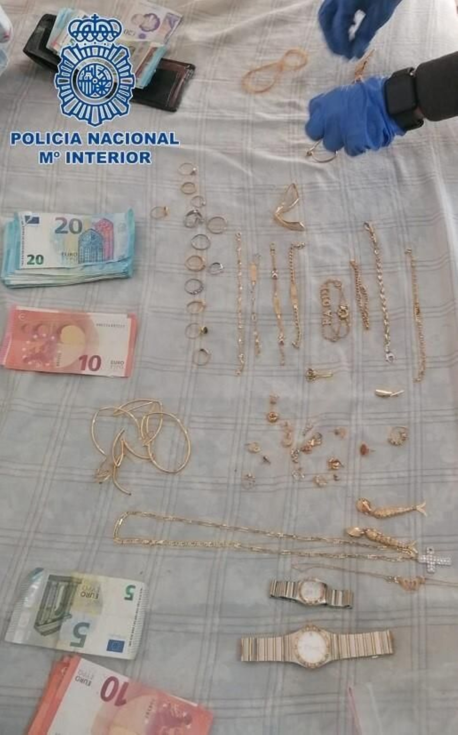 Joyas recuperadas por la Policía