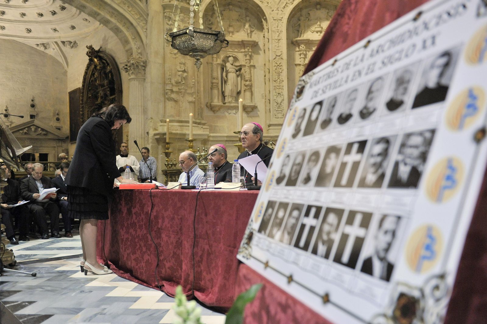 Monseñor Asenjo presidió en 2014 la apertura de la fase diocesana para beatificar los mártires de la guerra civil.
