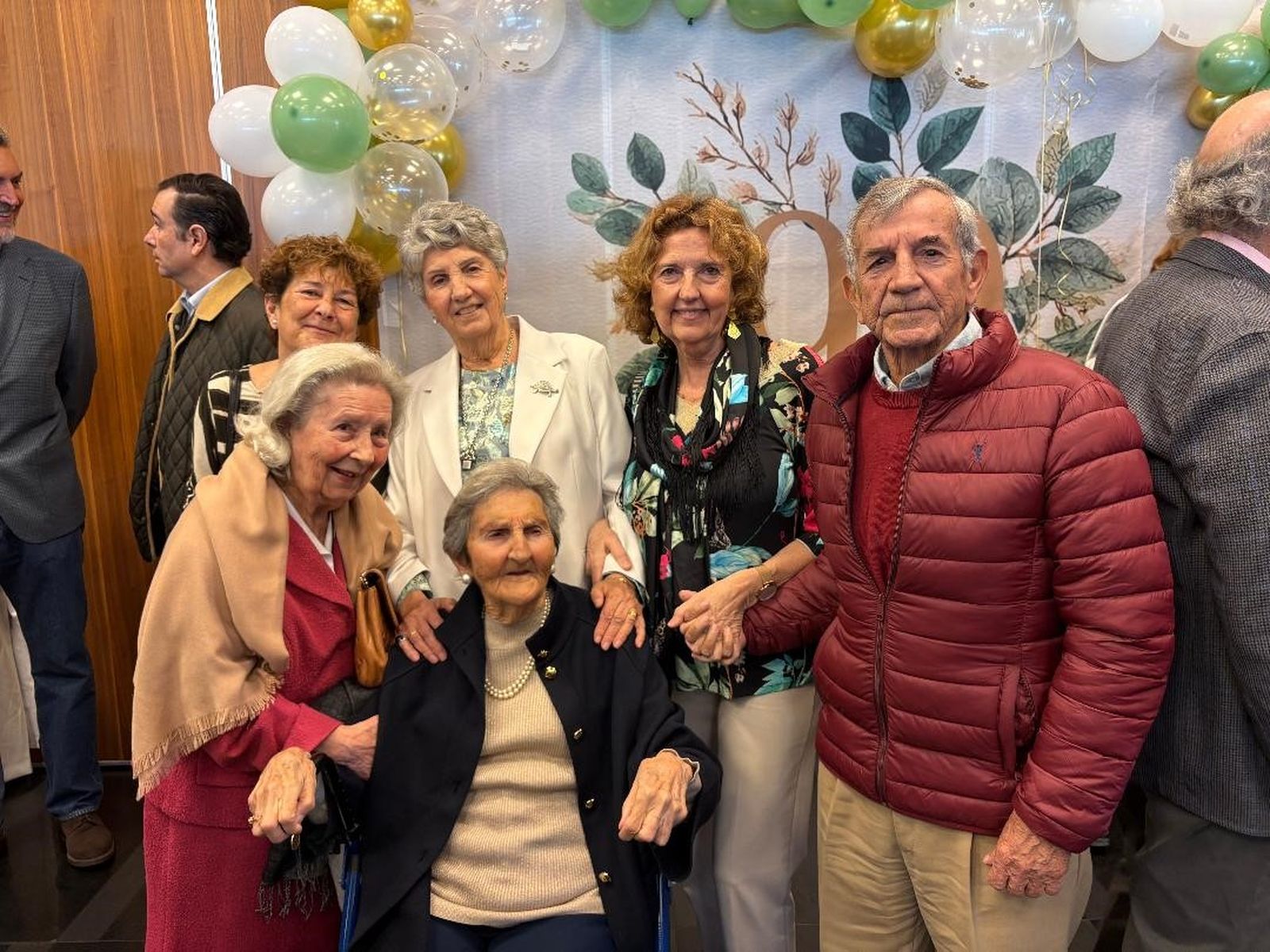 Lourdes, Bely, Margara y Marta Álvarez-Ossorio, Lourdes Carreras y Ramón López Nuche.