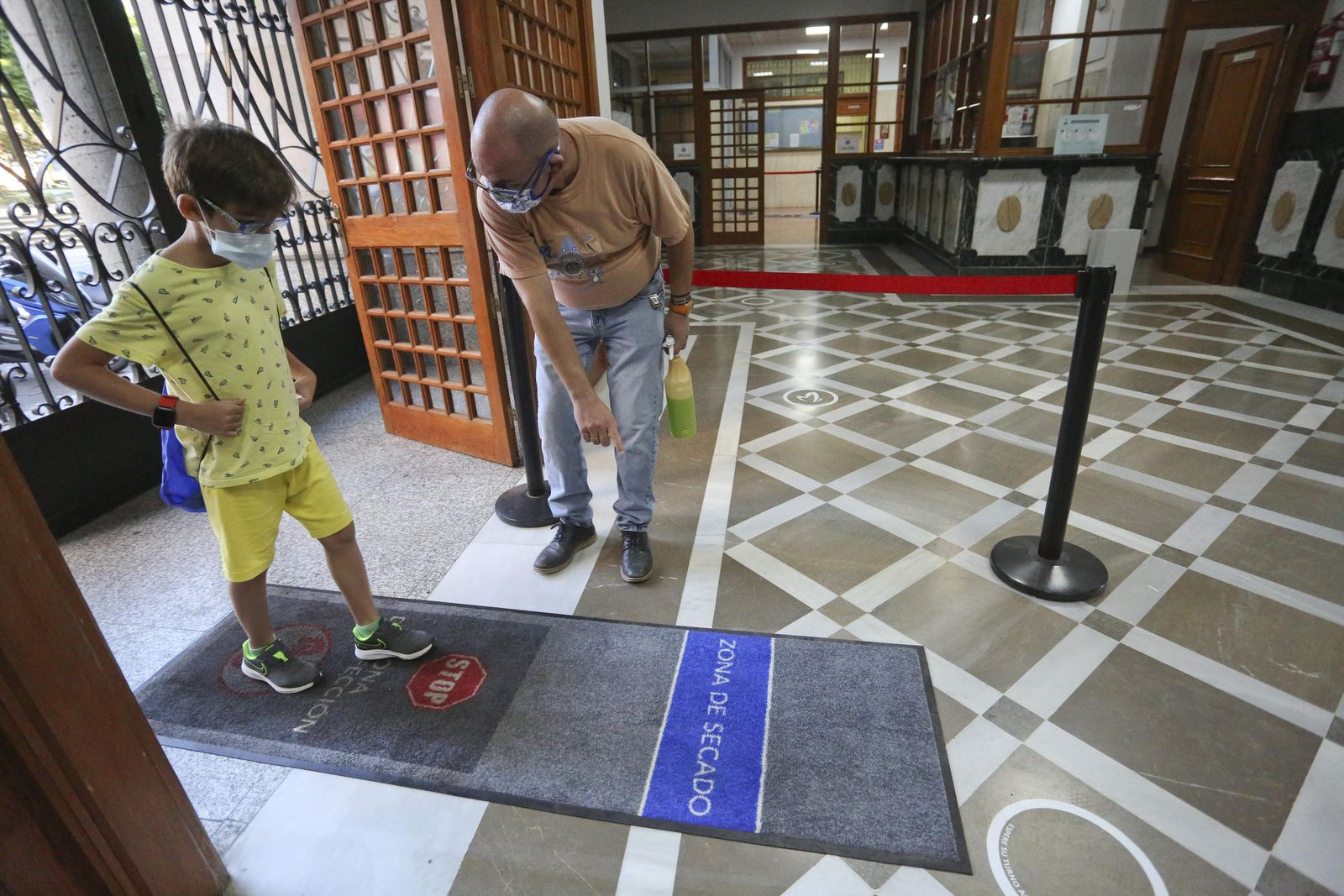 Vuelta al cole en Málaga: Fotos de un día de nervios y mascarillas