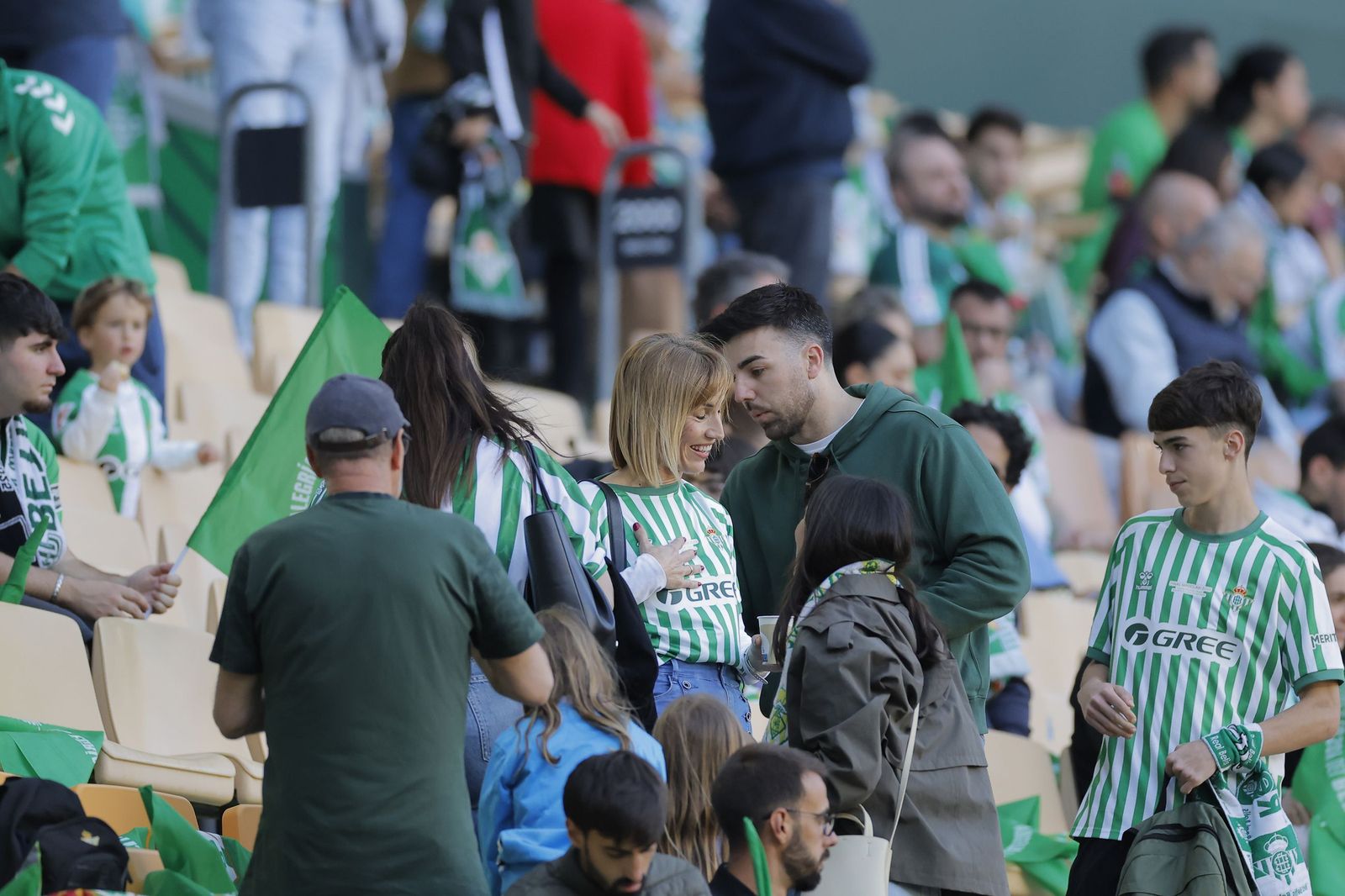 Búscate en las fotos del Betis - Sevilla