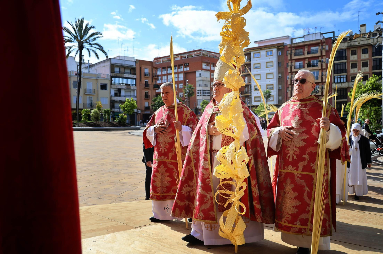 Domingo de Ramos 2025: Imágenes de la Misa presidida por el obispo de Huelva, Santiago Gómez, en la Catedral de Huelva