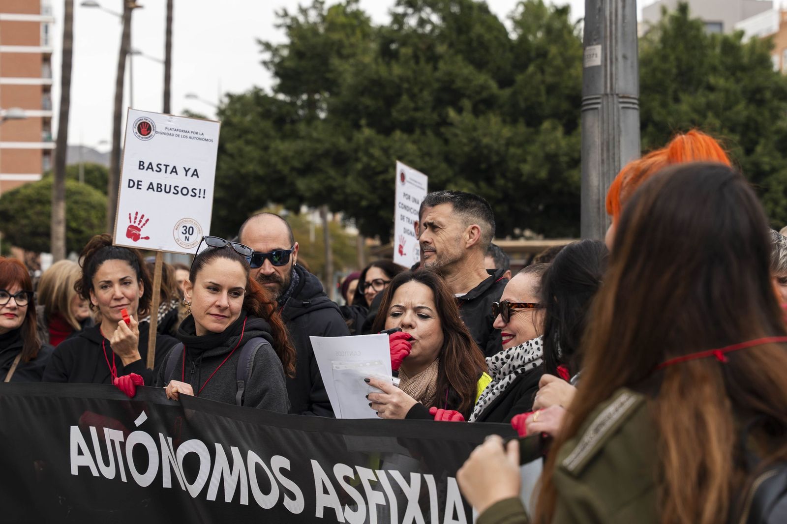 Las imágenes de la Manifestación de la Plataforma por la Dignidad de los Autónomos en Almería