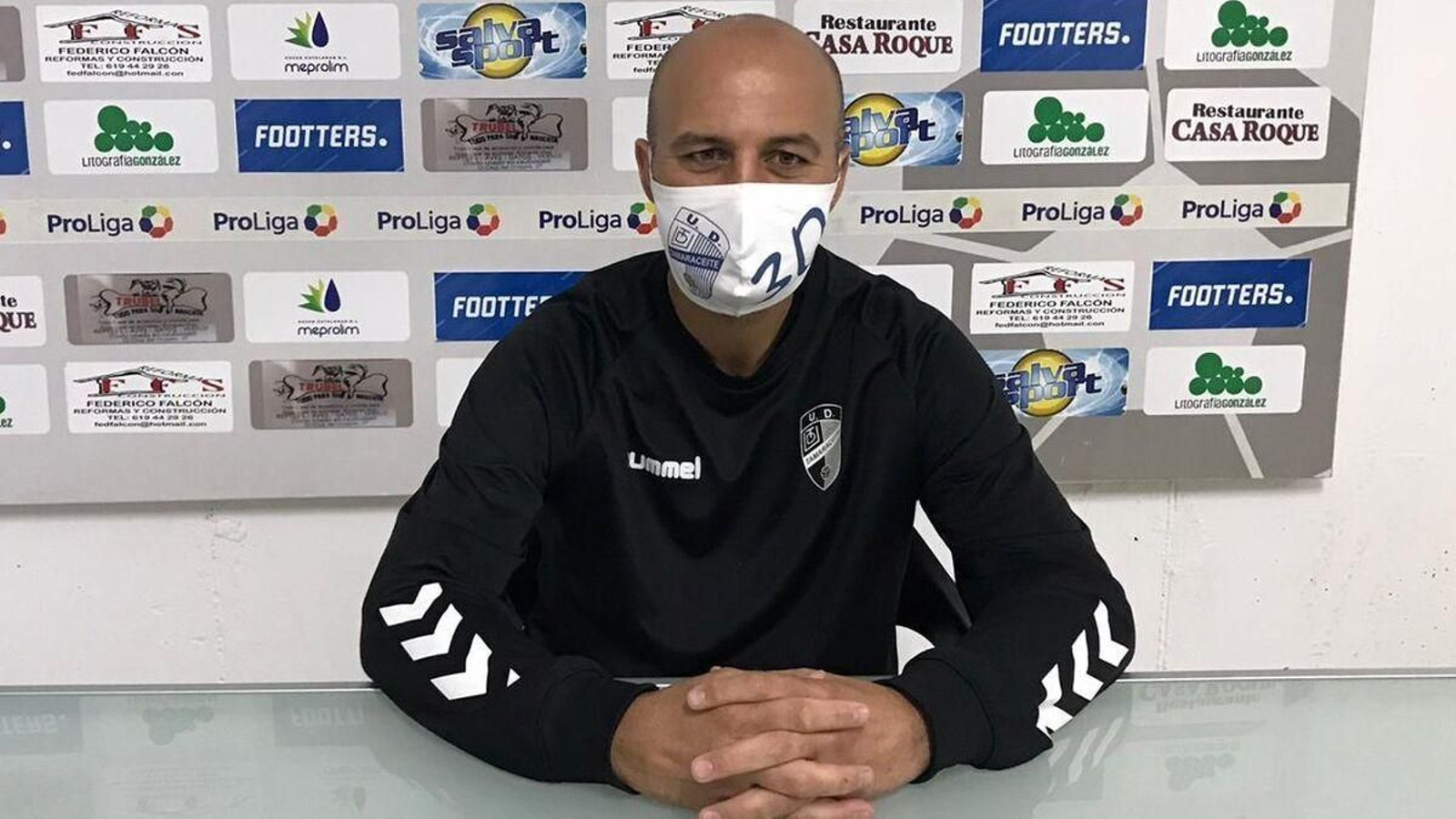 Chus Trujillo, entrenador  del Tamaraceite, en rueda de prensa