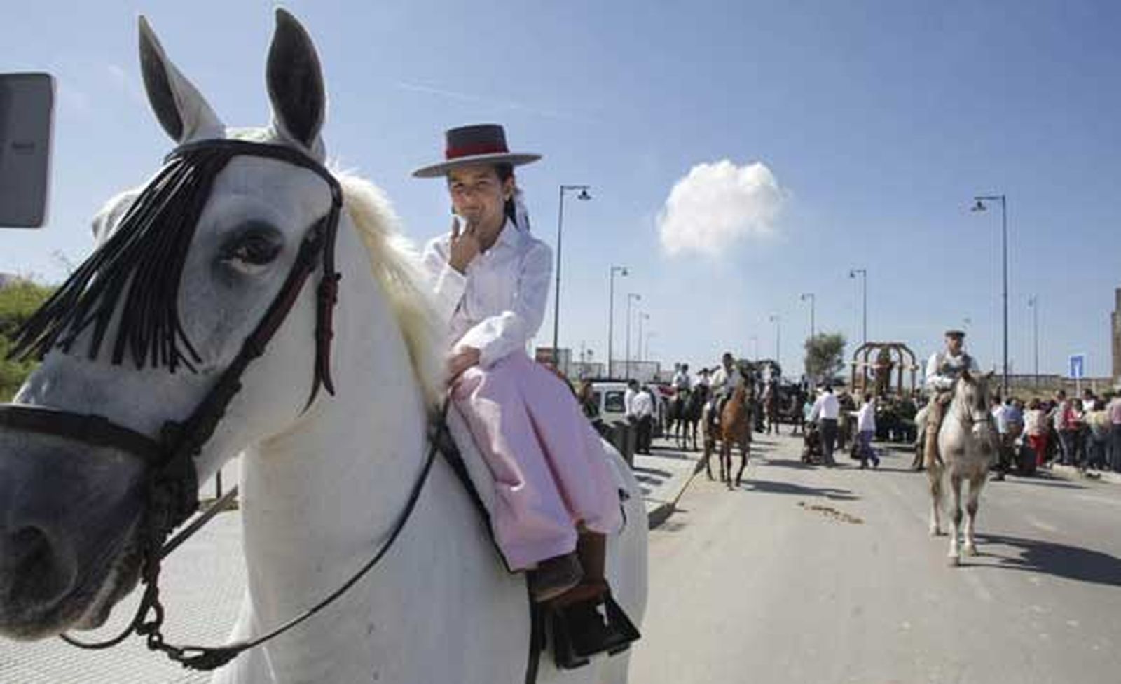 Los sanroqueños llenan el Pinar del Rey para estar con su patrón. La afluencia de pública desborda todas las previsiones de la organización

Foto: Erasmo Fenoy
