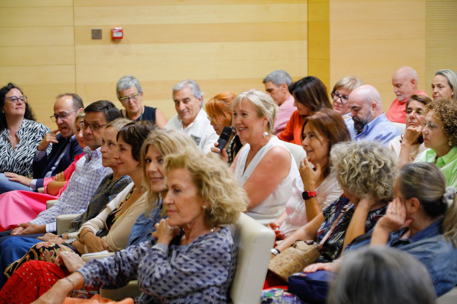 Imágenes de Diario de los Libros, con Julia Navarro