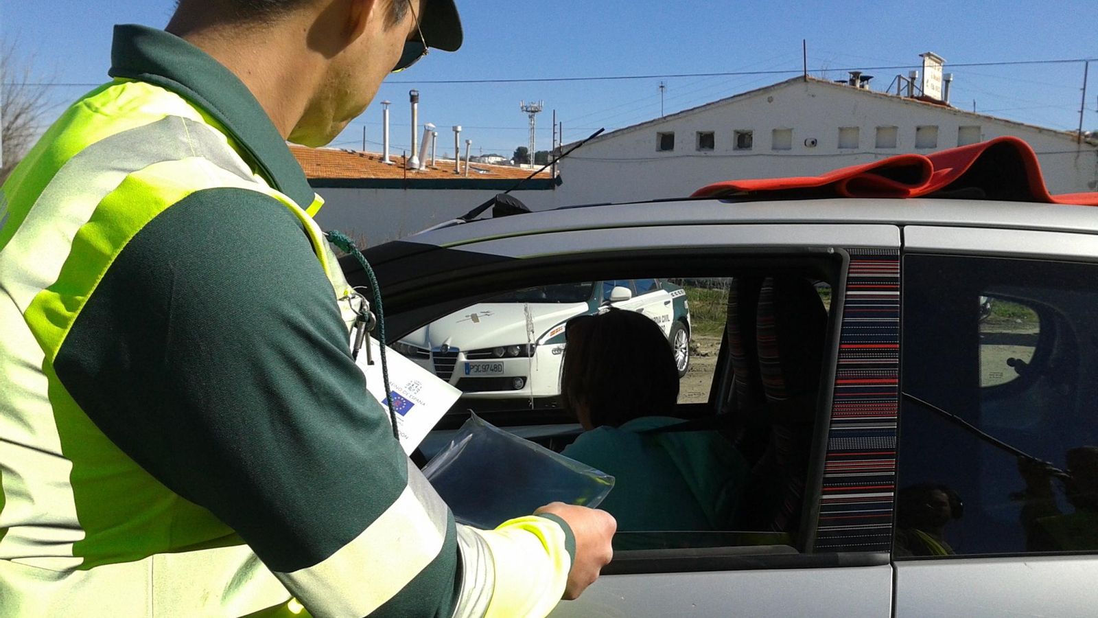 Un agente de Tráfico, en plena acción