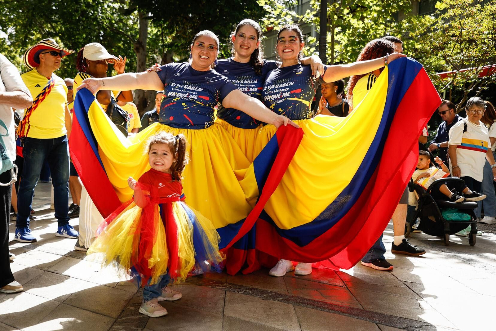 Fotos: así ha sido el desfile por el Día de la Hispanidad en Granada