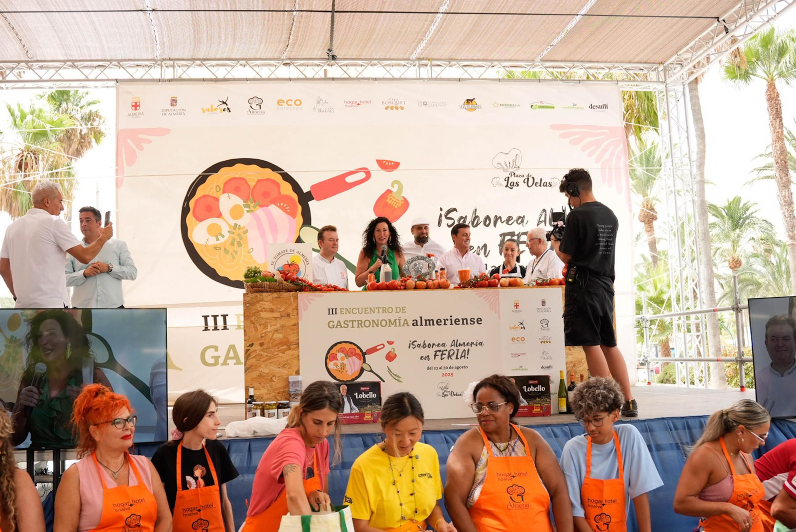 La Cofradía del Tomate y la semifinal del concurso gastronómico de la Feria de Almería, en imágenes