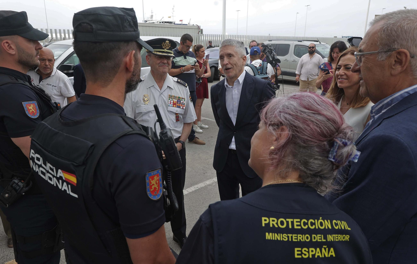 Fotos de la visita de Grande - Marlaska al dispositivo de la OPE en el Puerto de Tarifa