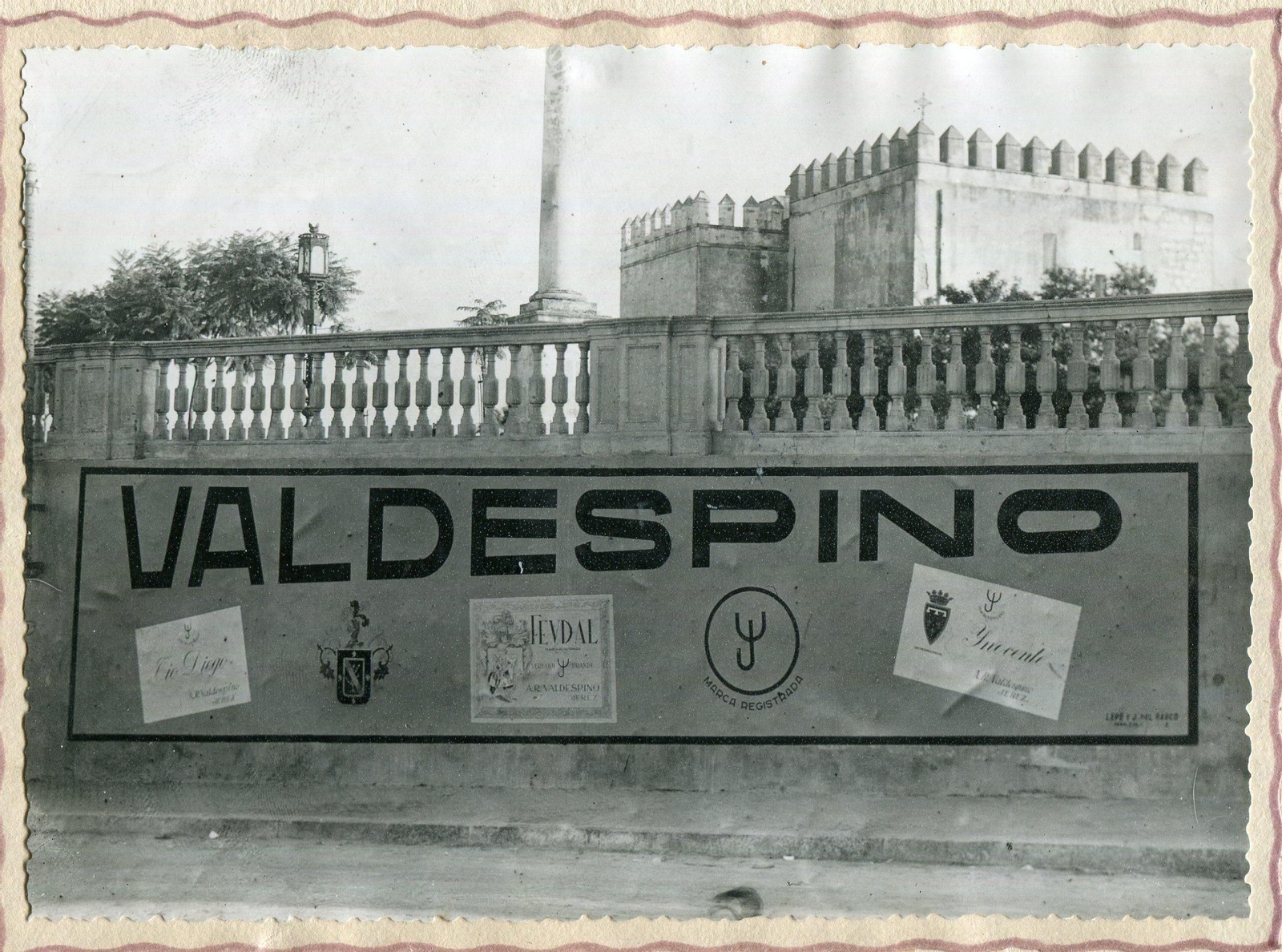 Publicidad de Valdespino en la Alameda Vieja.