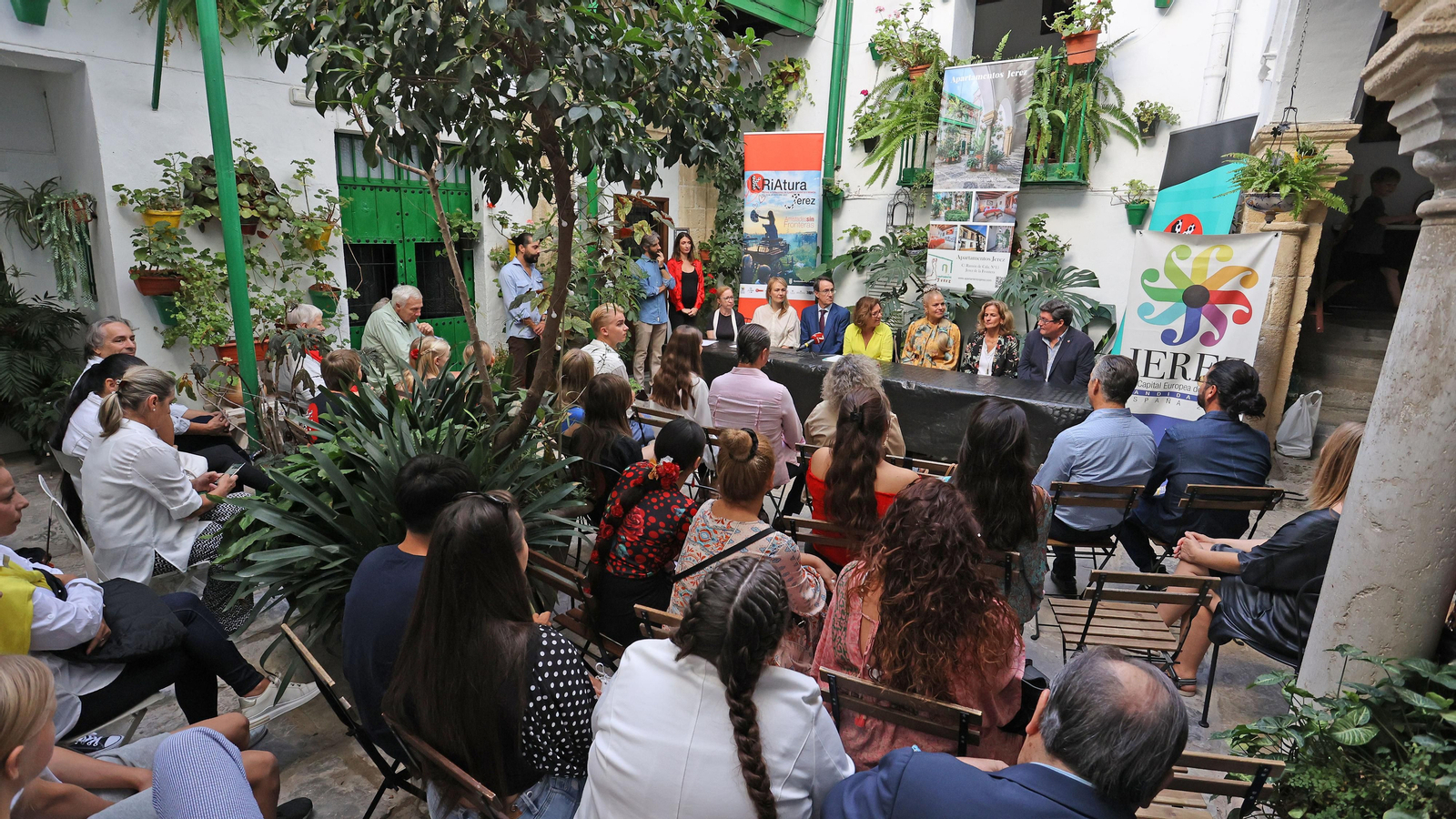 Presentación de Amistades sin fronteras, de Kriatura Jerez