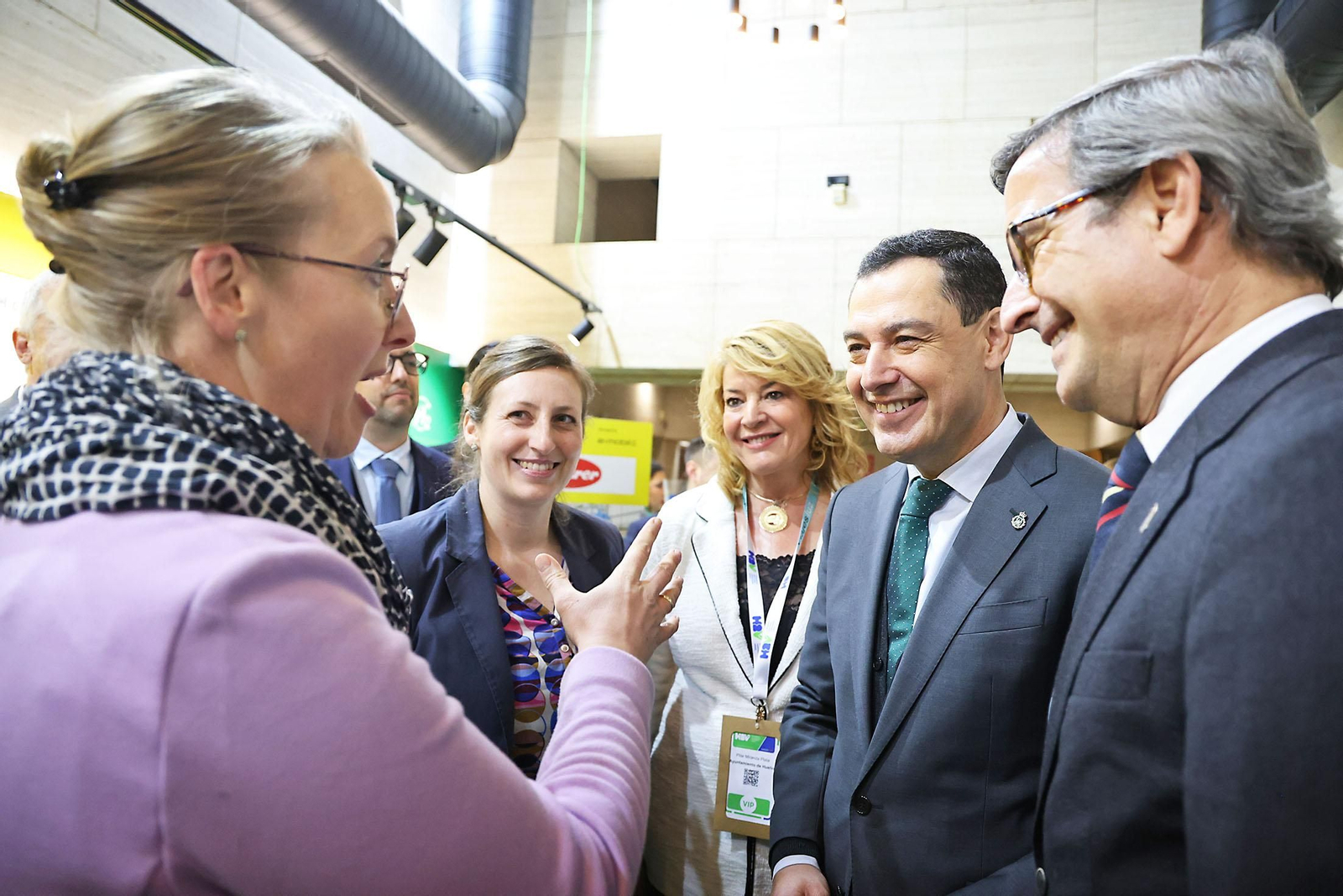 Imágenes del presidente de la Junta de Andalucía, Juanma Moreno, en el II Congreso Nacional de Hidrógeno Verde