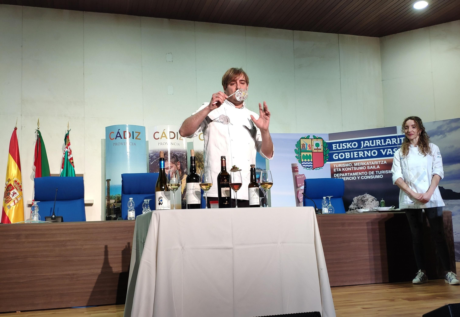 Javier Muñoz, jefe de cocina de La Carboná, este jueves durante su ponencia.