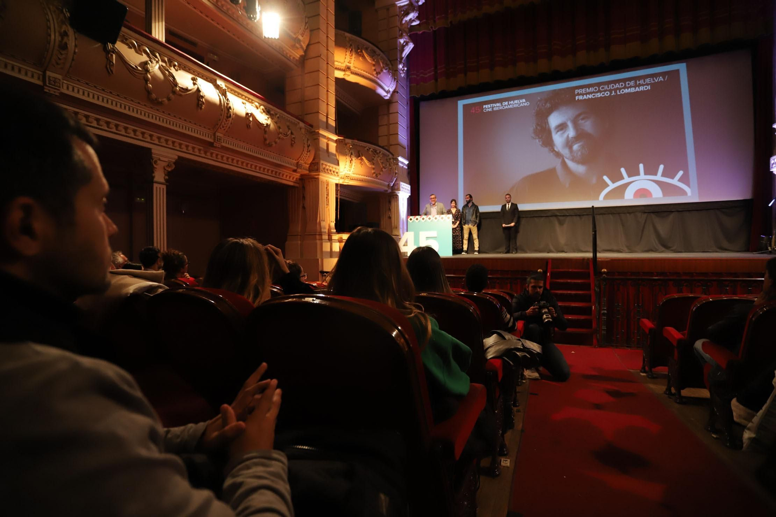 El peruano Francisco J. Lombardi recibe el premio Ciudad de Huelva del Festival de Cine Iberoamericano