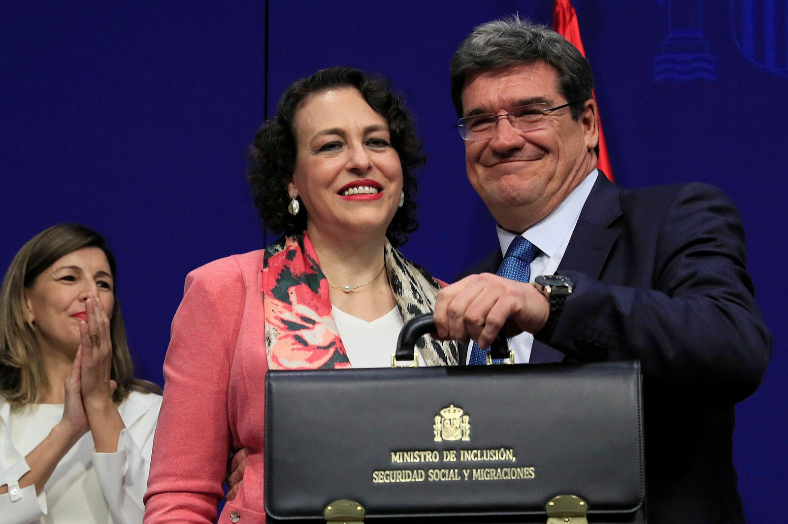 Los ministros reciben sus carteras