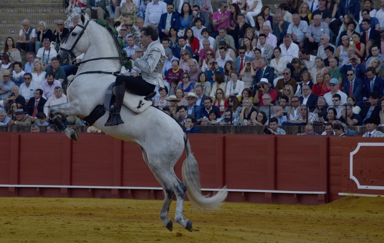 Las imágenes de la corrida de rejones de la Feria de Abril de Sevilla