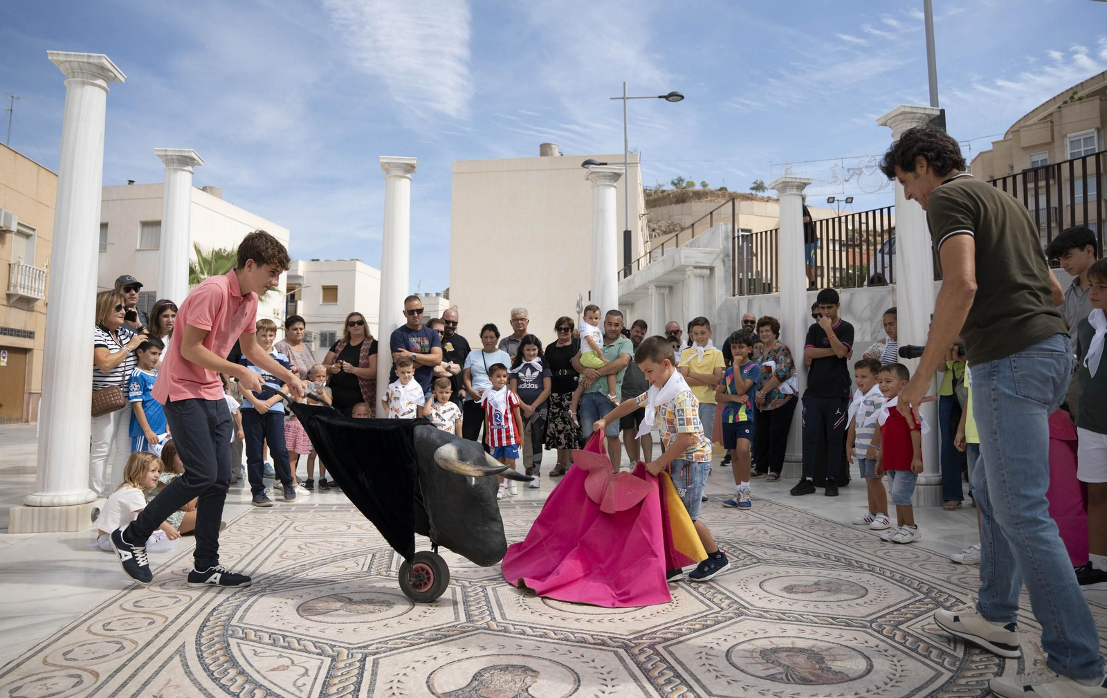 Las imágenes del taller de toros para niños y toro mecánico en Macael