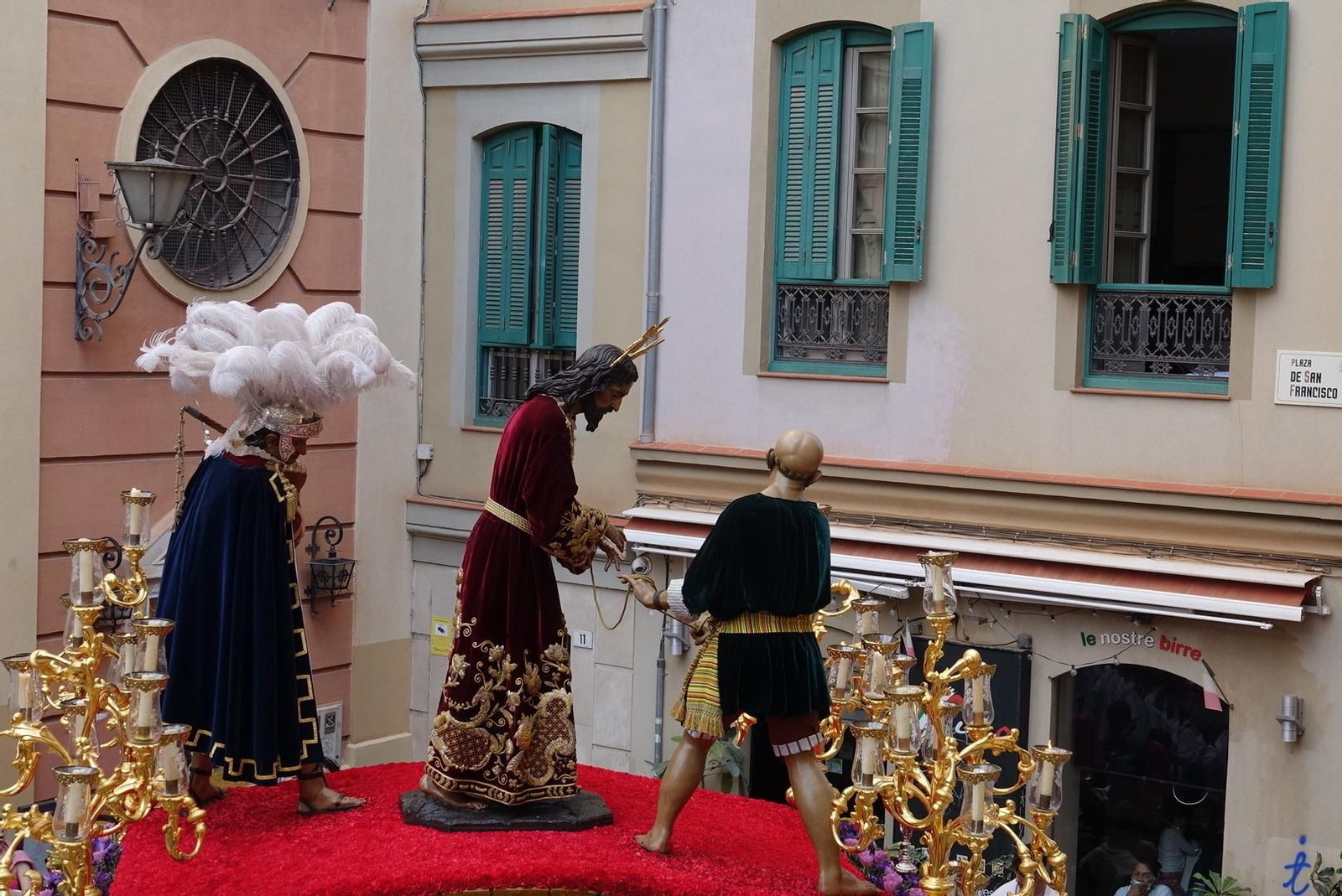Las fotos de la Paloma, en el Miércoles Santo de Málaga