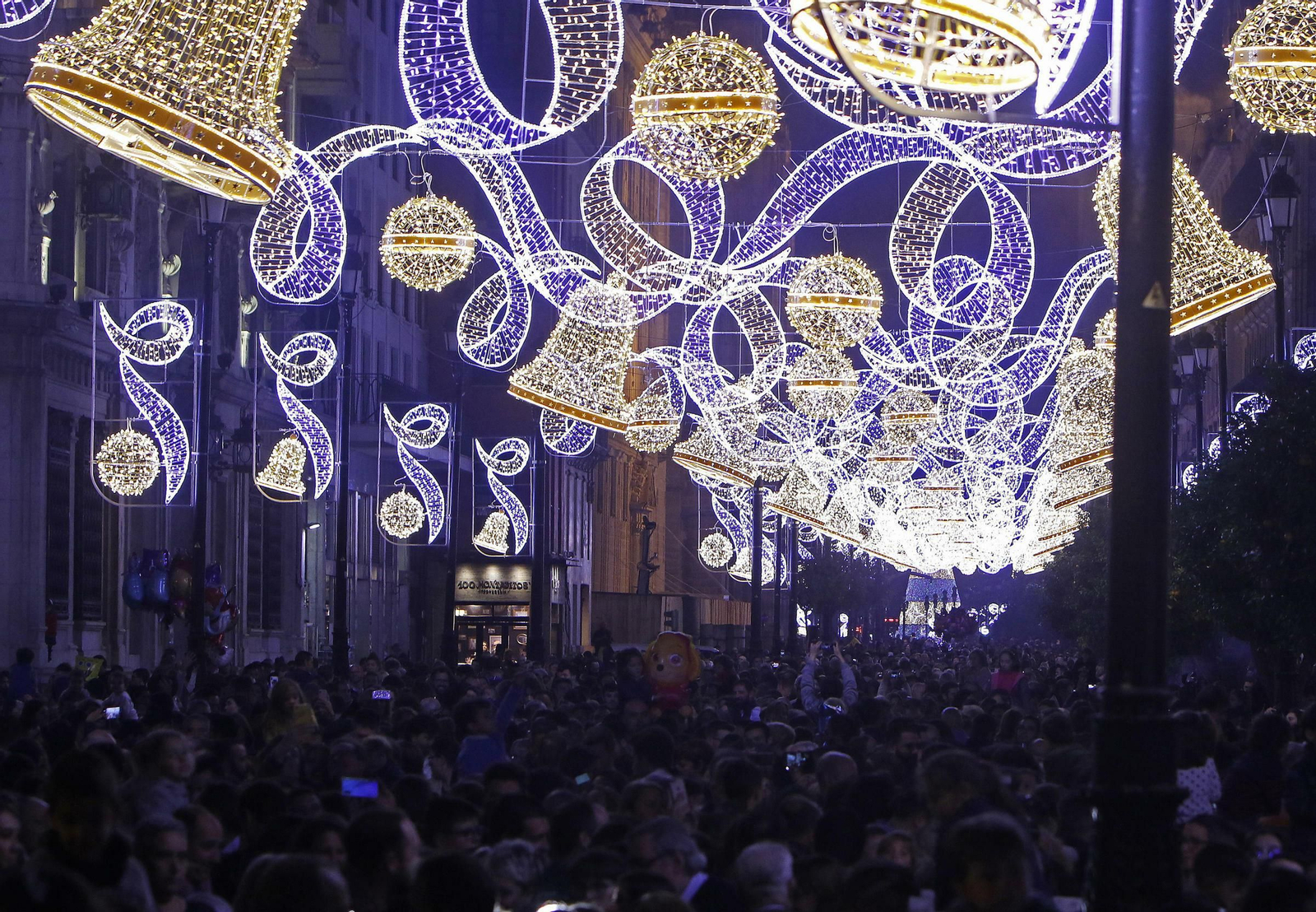 Sevilla estrena iluminación navideña