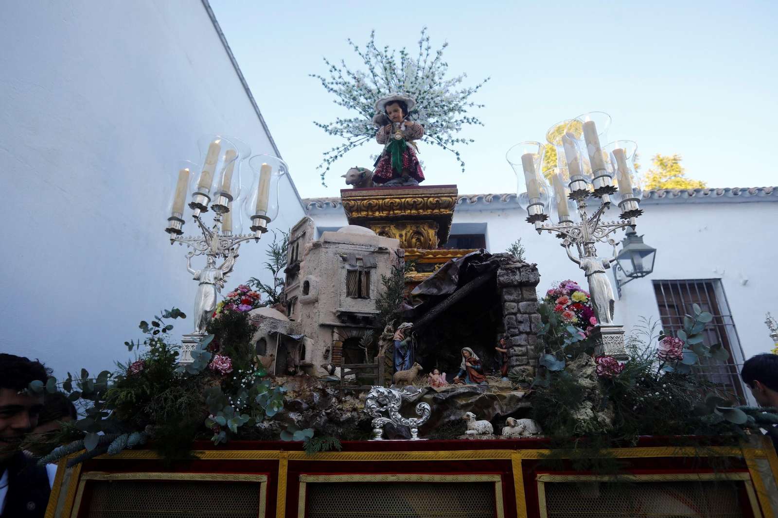 La procesión del Divino Pastorcillo en Córdoba, en imágenes