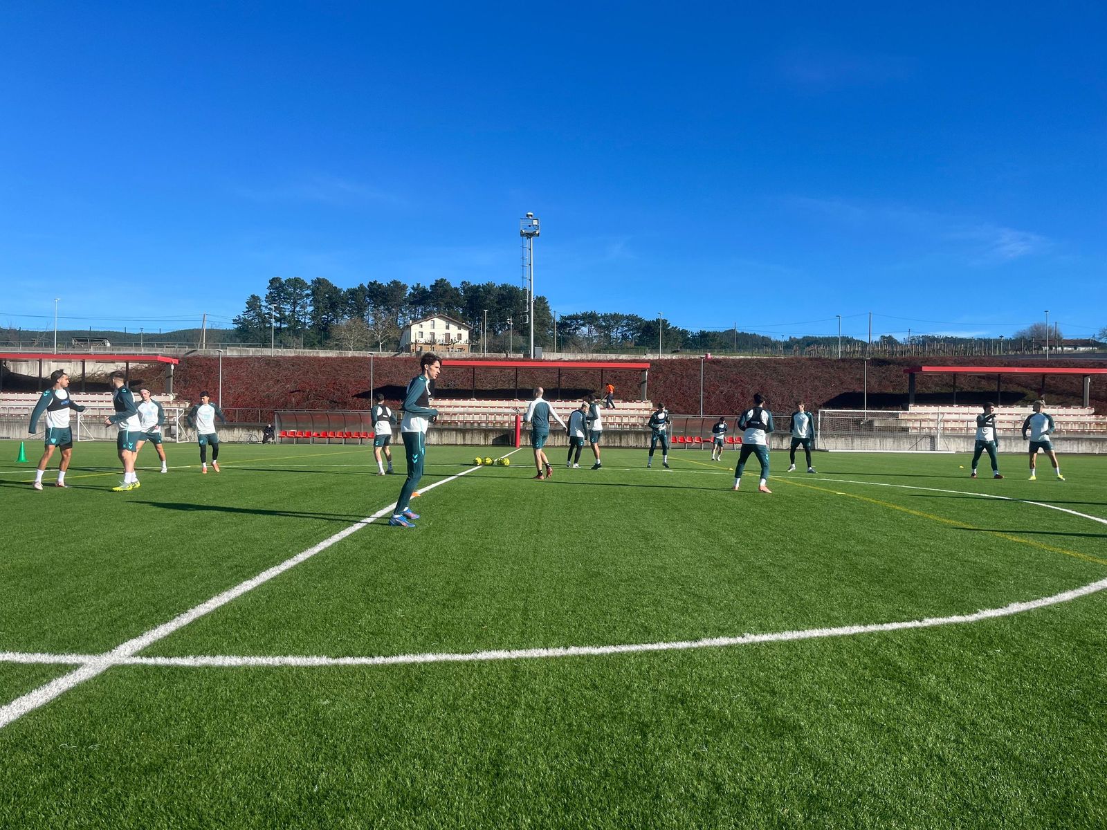 El Málaga CF se recupera en Lezama