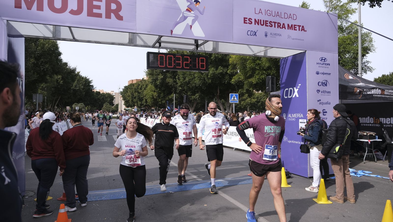 Imágenes de la Carrera de la Mujer 2023 en Almería