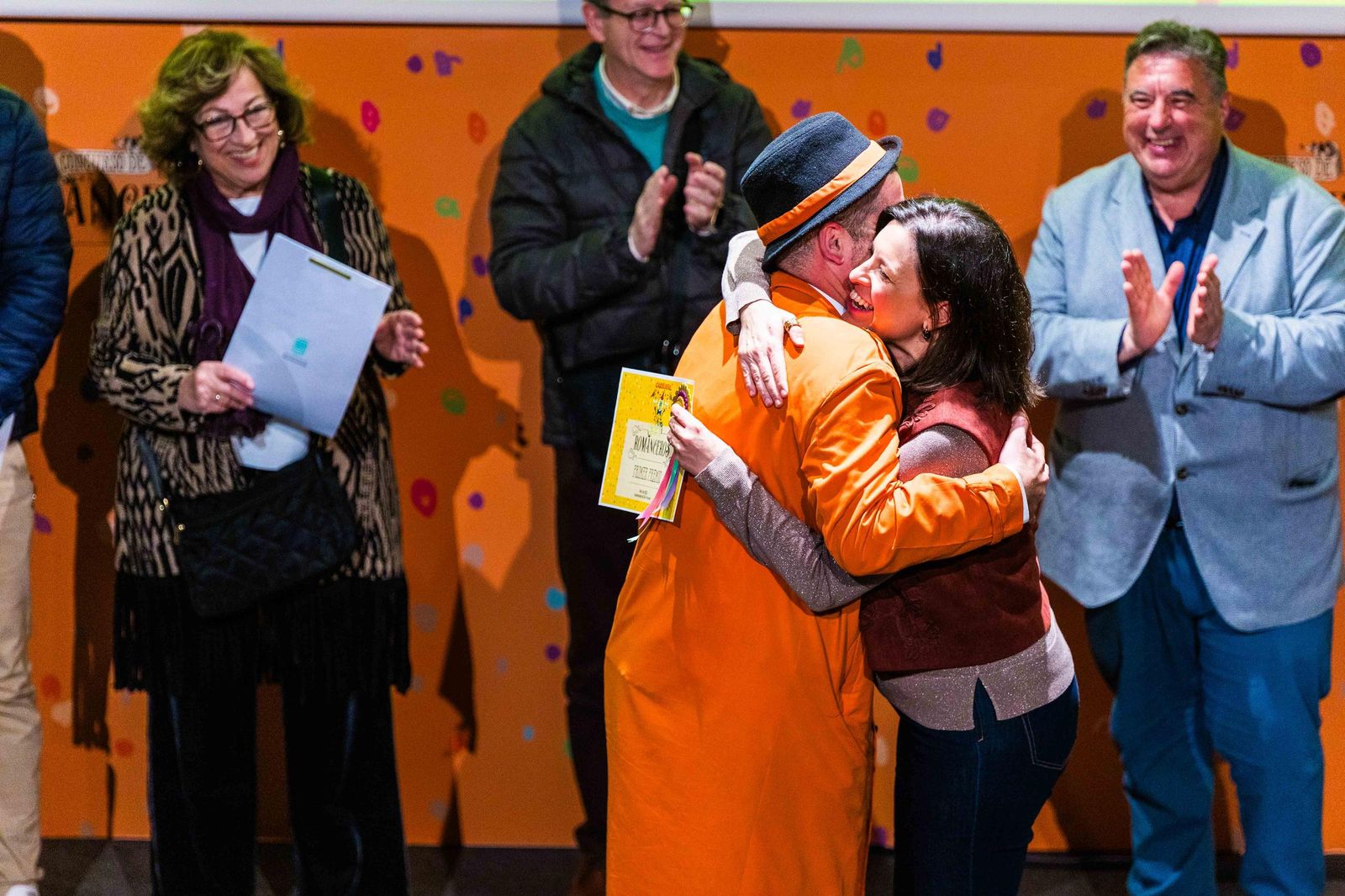 Entrega del primer premio del Concurso de Romanceros del Carnaval de San Fernando