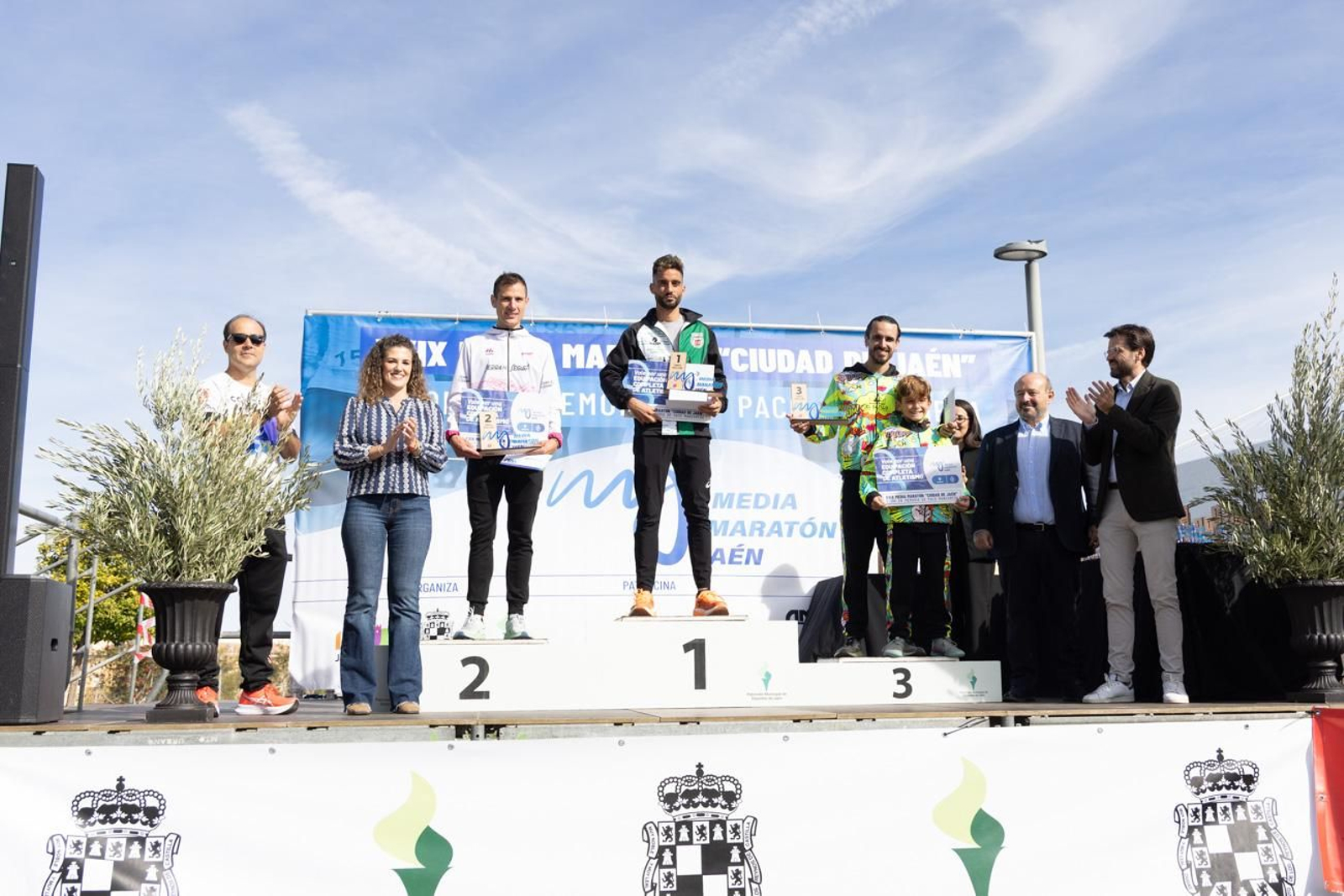 En imágenes: multitudinaria e histórica XXIX Media Maratón 'Ciudad de Jaén' y 10k en memoria de Paco Manzaneda