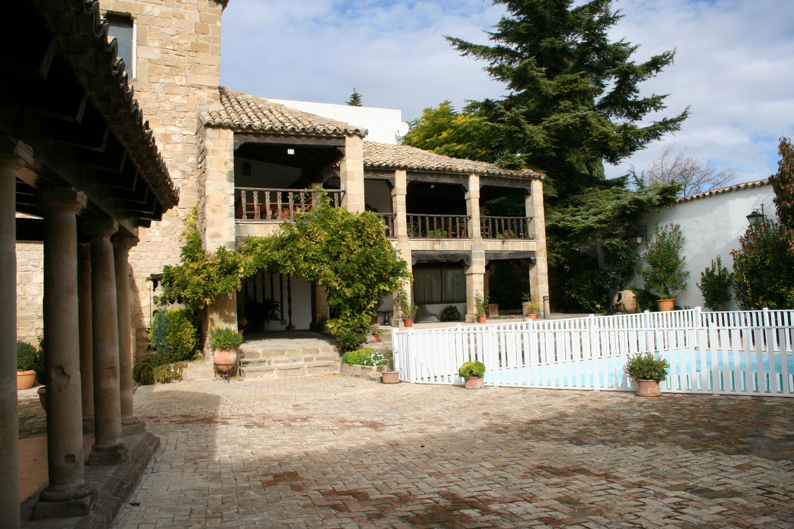 El renacimiento y el barroco confluyen en el Palacio de los Medinillas, que en los últimos años ha sido lugar estratégico para eventos en la ciudad Patrimonio Cultural de la Humanidad.