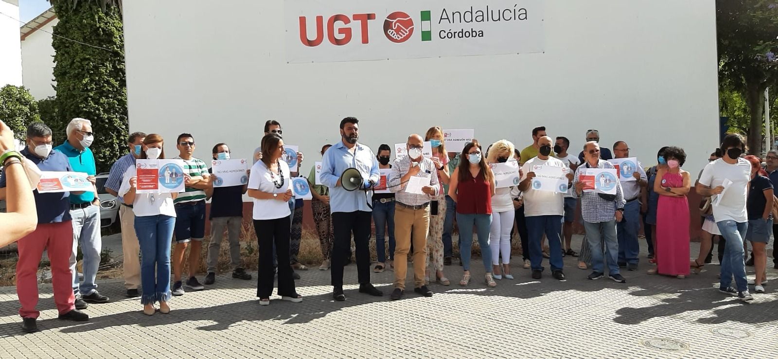 Protesta tras la agresión a una trabajadora de la ayuda a domicilio en Córdoba.