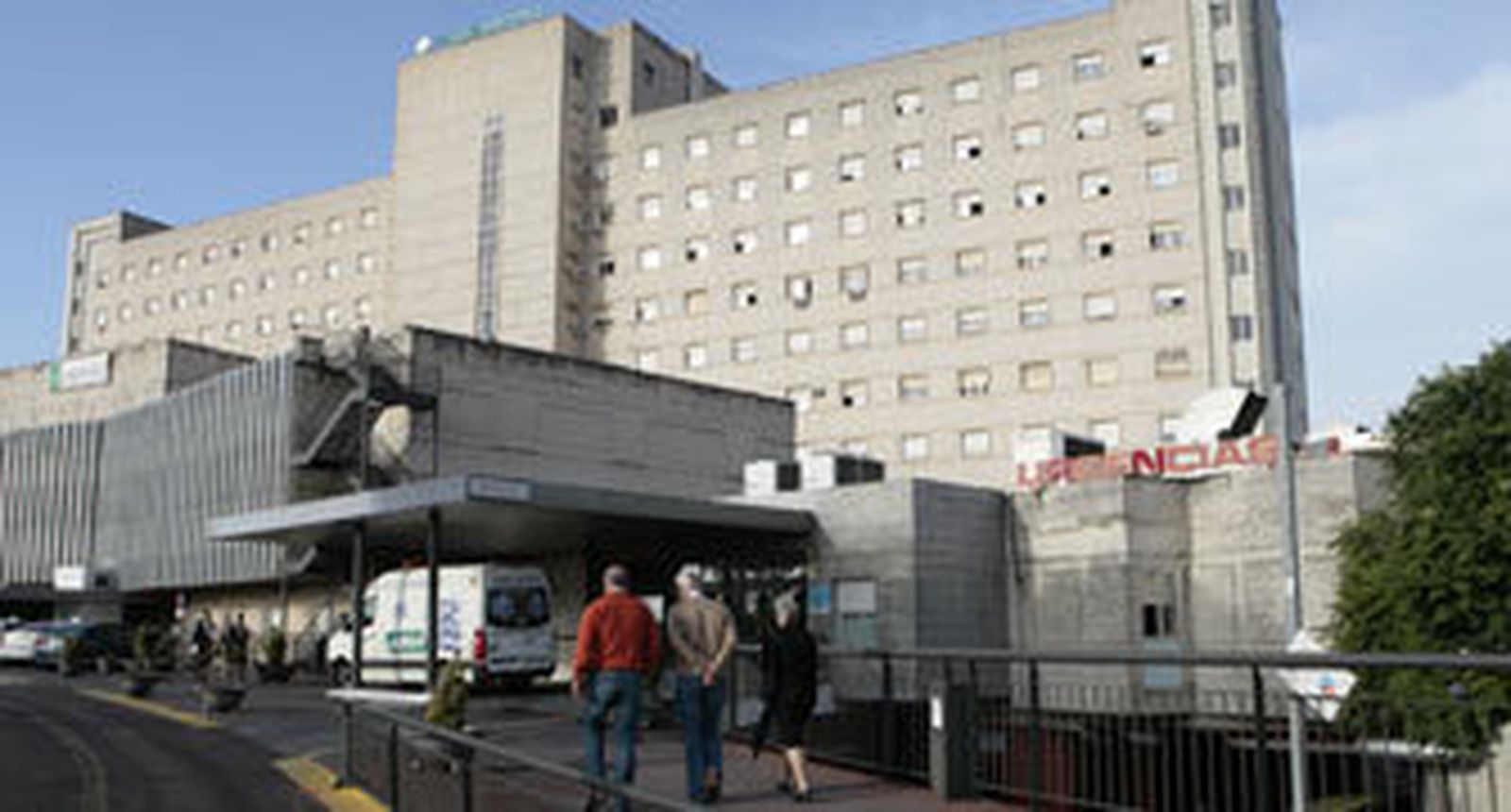 Internan también al joven detenido por las violaciones en el Valme