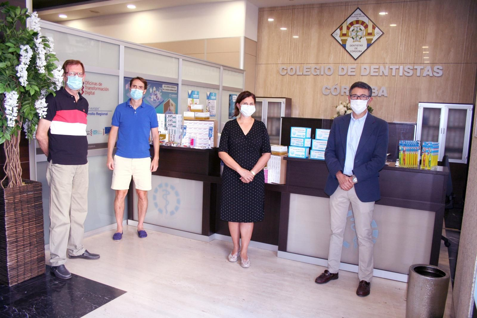 Encuentro entre las instituciones para realizar la donación.