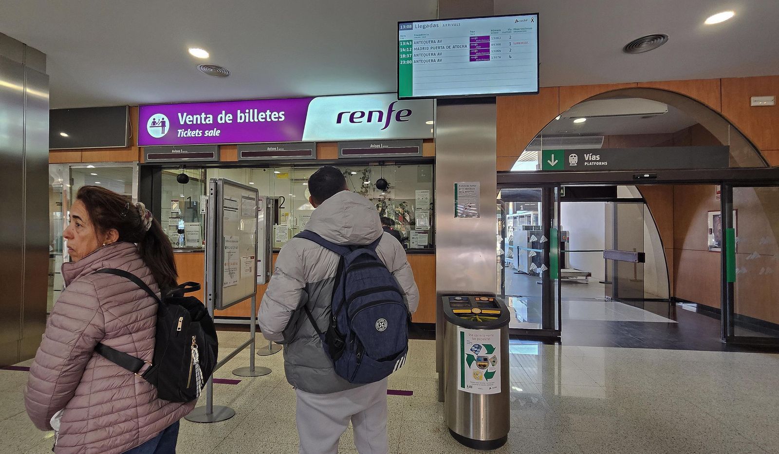 La consternación en Algeciras por la tragedia ferroviaria de Adamuz, en imágenes